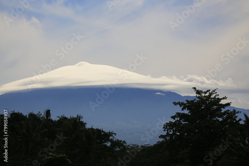 mount hood state clouds lenticular