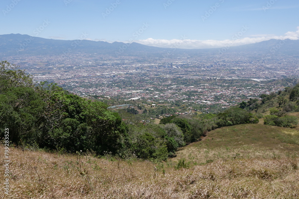 Aussichtspunkt Mirador la Ventolera in den Bergen von Escazú in Costa Rica mit Blick nach San José