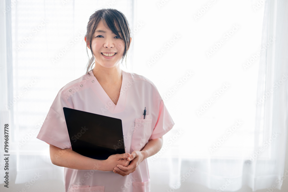 笑顔の若い医療系女性 笑顔の若い医療系女性