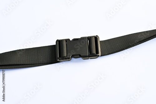 Isolated bag strap connecting socket