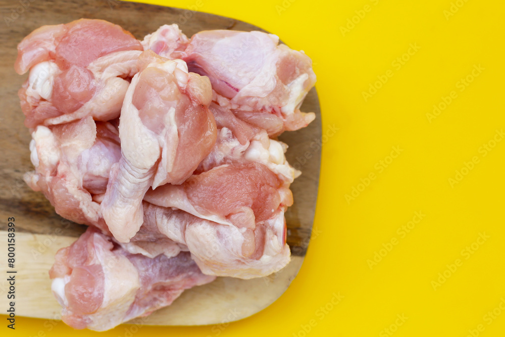 Fresh raw chicken wings (wingstick)