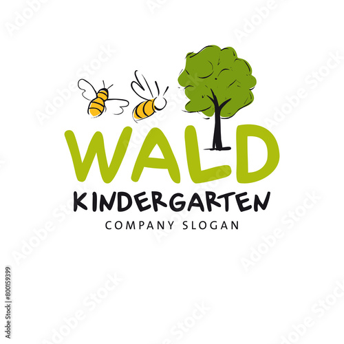 Waldkindergarten Logo mit Bienen und Baum, Kinder erleben Natur
