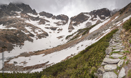 Szlak wysokogórski prowadzący na Szpiglasową Przełęcz, Tatry Wysokie. photo