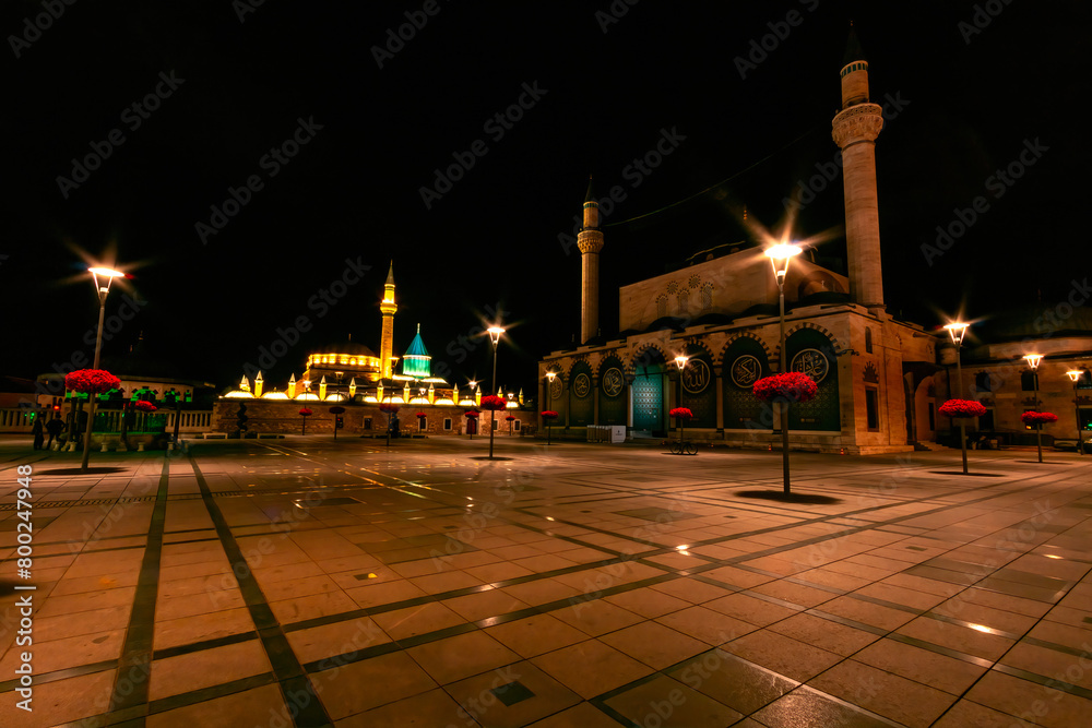 Obraz premium Unique view under the night lights of Mevlana Tomb and Mosque. Konya, Turkey.
