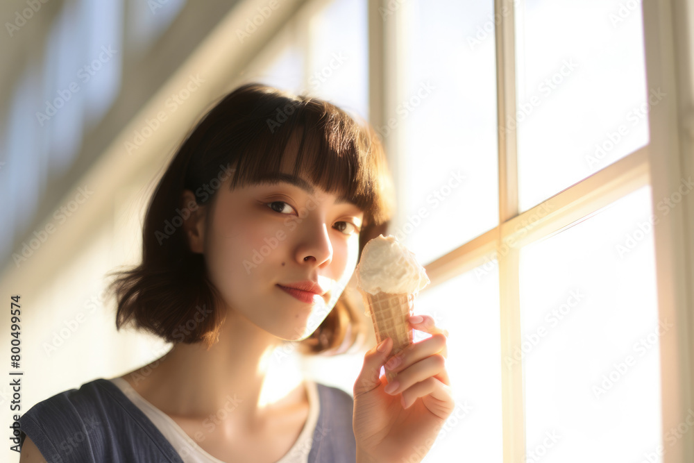 女, 女性, アイス, ソフトクリーム, アイスを食べる女性, デザート, woman, female, ice cream, cream, soft ice cream, woman eating ice cream, dessert