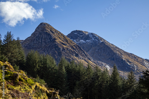 Canvas-taulu Schoolhouse Ridge in Highlands, near Glencoe and Fort William, cinematic view
