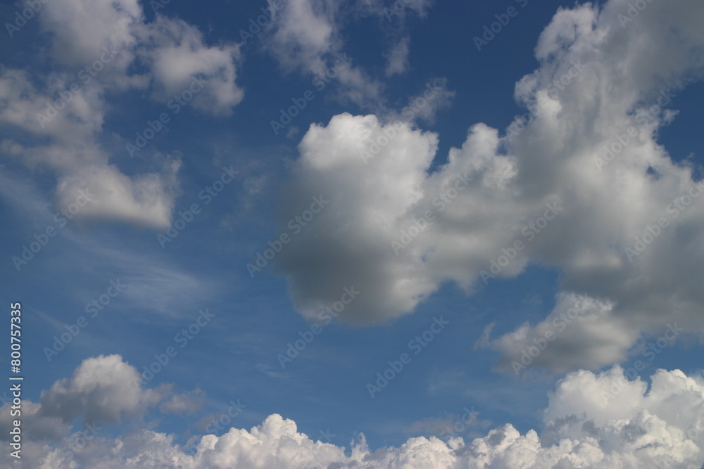 Obraz premium summer blue sky cloud gradient light white background.