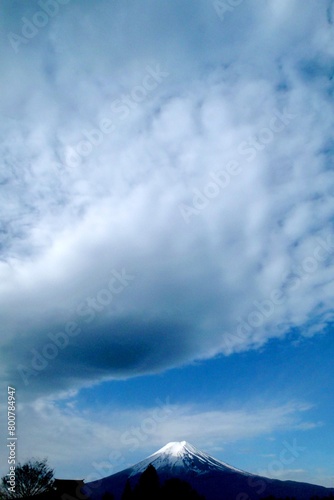 朝日富士にたなびく雲