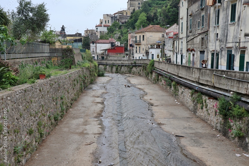 Maiori - Fiume Reginna in Via Chiunzi verso valle