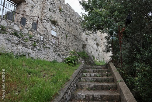 Obraz na płótnie Maiori - Scorcio del Castello di Thoroplano dalla scala di accesso w salonie