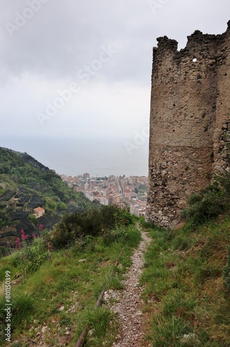 Obraz na płótnie Maiori - Scorcio panoramico dal sentiero del Castello di Thoroplano w salonie