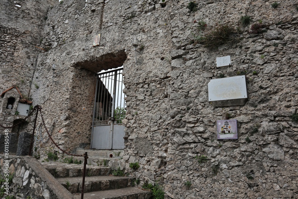 Maiori - Entrata del Castello di San Nicola di Thoroplano