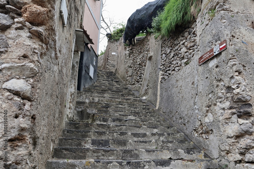 Maiori - Scalinata in Via Accola verso il castello