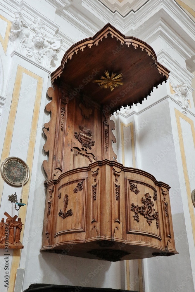 Maiori - Pulpito ligneo nella Chiesa di San Domenico
