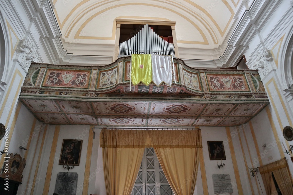 Maiori - Organo a canne nella Chiesa di San Domenico