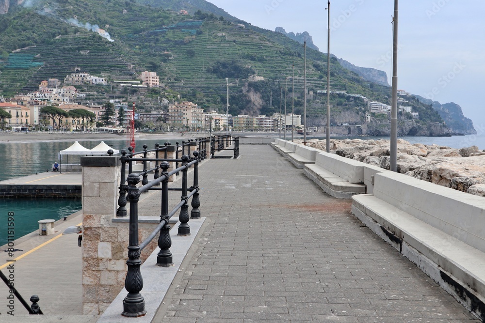 Maiori - Molo sopraflutto del porto