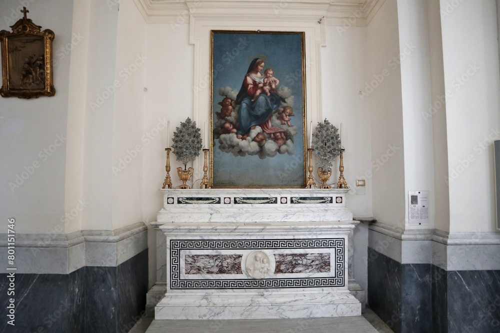Maiori - Altare della Madonna con Bambino nel Santuario di Santa Maria a Mare