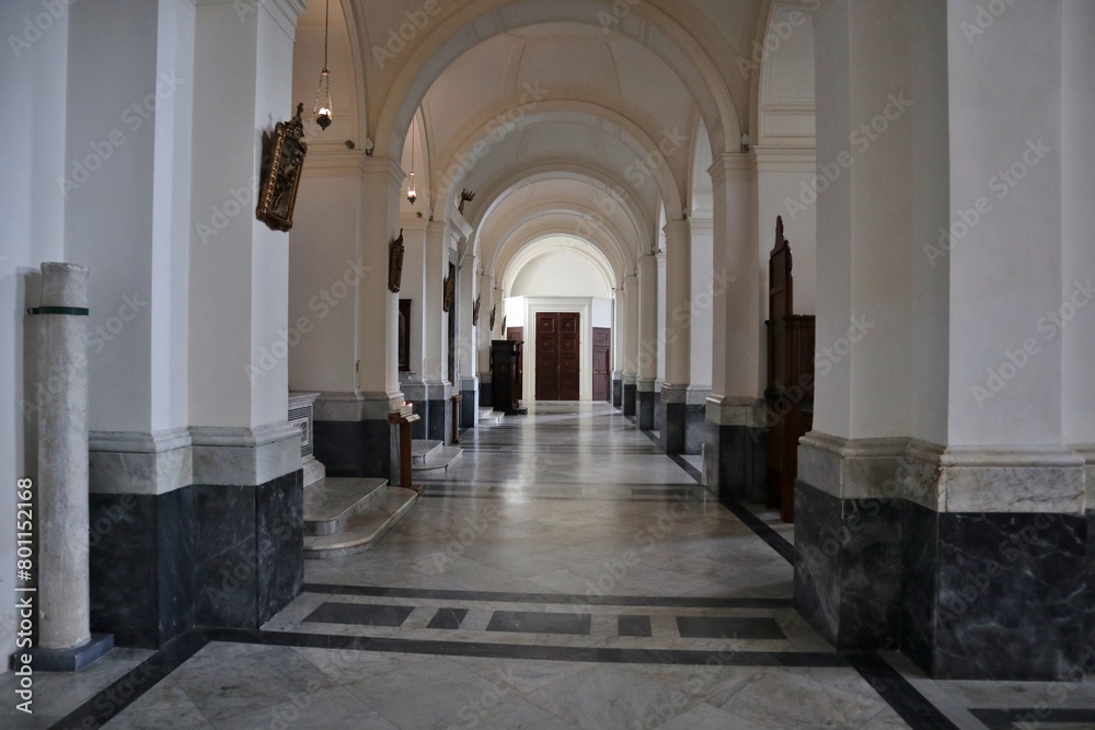 Maiori - Navata destra della Chiesa di Santa Maria a Mare