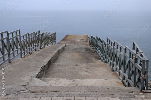 Obraz na płótnie Maiori - Pontile della foce del fiume Reginna w salonie