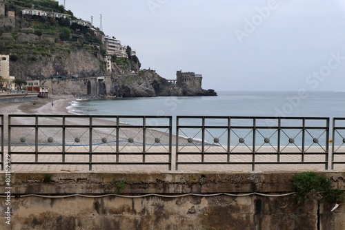 Obraz na płótnie Maiori - Scorcio della Torre Normanna dal pontile della foce del fiume Reginna w salonie