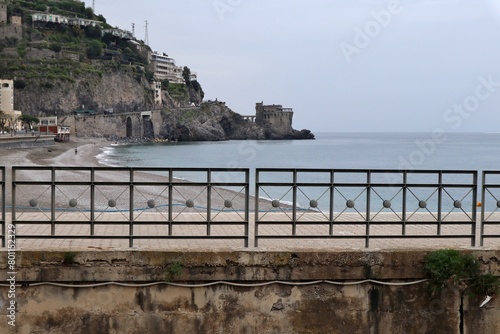 Maiori - Scorcio della Torre Normanna dal pontile della foce del fiume Reginna