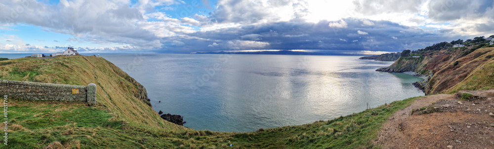 Stretching beyond the horizon, Dublin Bay unfolds in all its majesty from the panoramic perch of Howth. A breathtaking vista where sky and sea merge in harmony. 