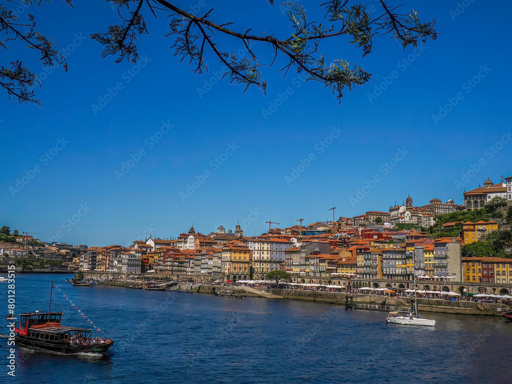 Fototapeta premium ribeira Porto old town street view building, portugal