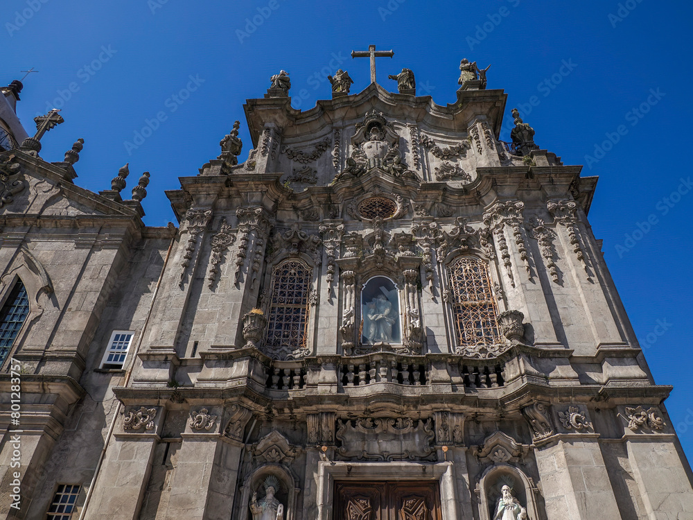 Fototapeta premium Carmelites church with Our Lady of Mount Carmel. in the center of Porto, Portugal.