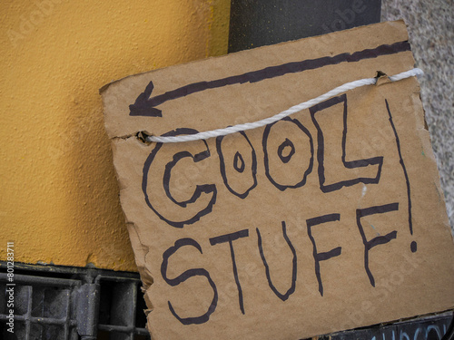 Картината върху платно cool stuff sign on cardboard