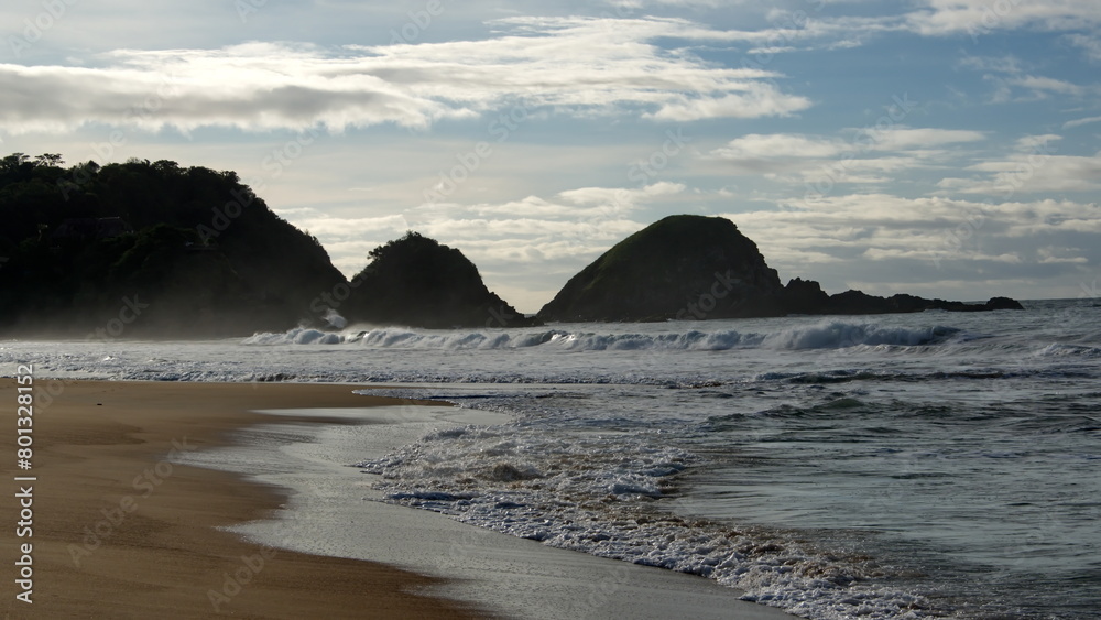 Fototapeta premium Sunrise on the beach in Zipolite, Mexico