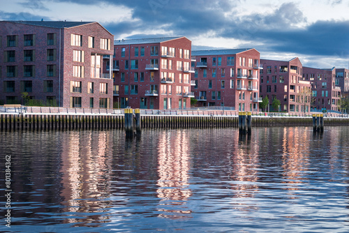 Neue Wohnhäuser Hafen Oldenburg photo