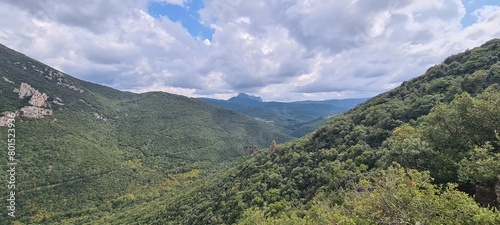 Le pech de Bugarach vu depuis le château de Blanchefort photo