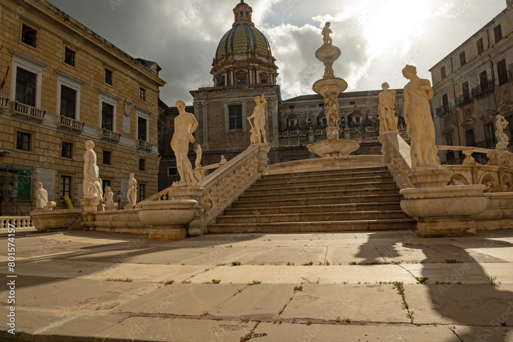 Obraz premium Fontana Pretoria fountain in Palermo