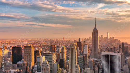 Manhattan city skyline at sunset © Dmitry