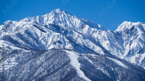冠雪の北アルプス　長野県白馬村　 © RATM