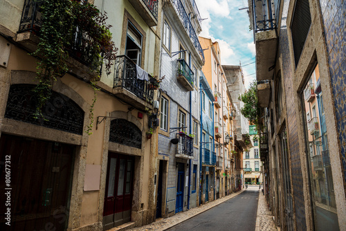 narrow street in the heart of Lisbon (ID: 801677312)
