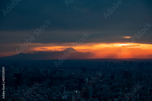 夕暮れの富士山