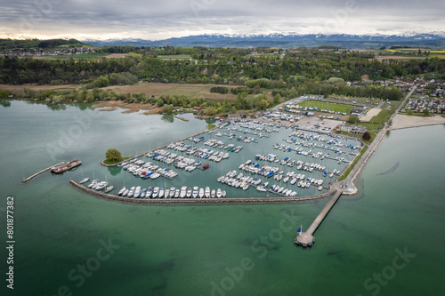 Port de plaisance de Portalban en Suisse sur le lac de Neuchâtel photo