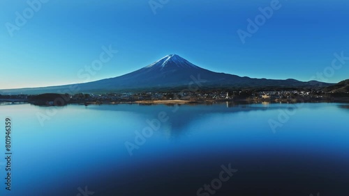 晴天の富士山_冠雪_河口湖上空_4K_ドローン空撮