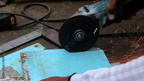 Cutting sheet metal with a nibbler machine photo