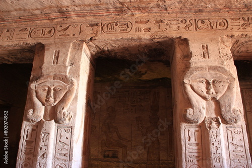 Abou Simbel : Intérieur du temple de Nefertari