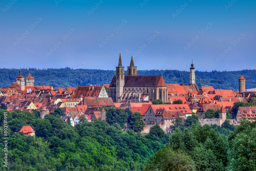 Blick auf Rothenburg ob der Tauber an der Romantische Straße in Franken, Bayern, Deutschland, Europa. Blick auf Rothenburg ob der Tauber an der Romantische Straße in Franken, Bayern, Deutschland, Europa.