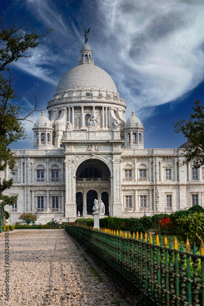 Fototapeta premium The beautiful Victoria Memorial the iconic tourist destination in Kolkata.
