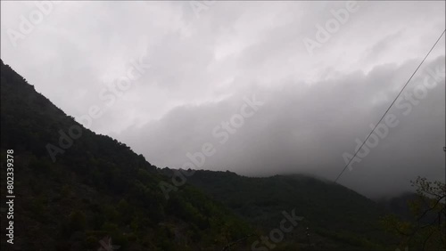 TIME LAPSE : PAESAGGIO NUVOLOSO A GIFFONI VALLE PIANA,SUD ITALIA,1 MAGGIO 2024. photo