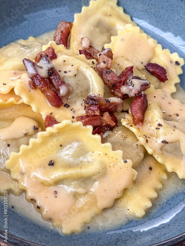 Pasta Carbonara, uovo, guanciale, pecorino 