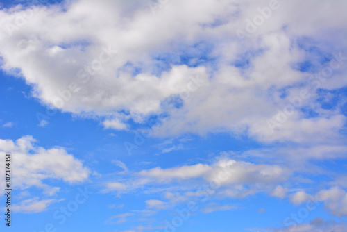 a sky with flying white clouds wallpaper