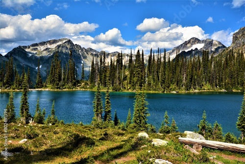 Mountain scenery as seen from the trail around Eva Lake in the Mount Revelstoke National Park (British Columbia, Canada)