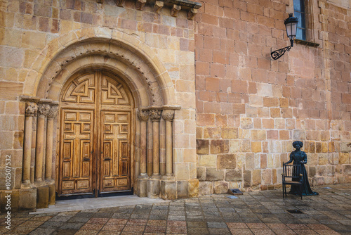 Church door of Nuestra Señora la Mayor with the statue of Leonor Izquierdo in the spanish city of Soria - autonomic province of Castilla y Leon