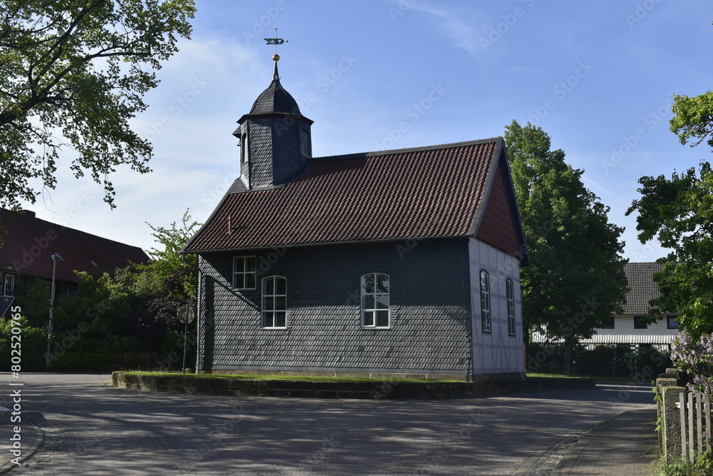 Fototapeta premium Dorf-Kapelle Nähe Seesen im Landkreis Goslar