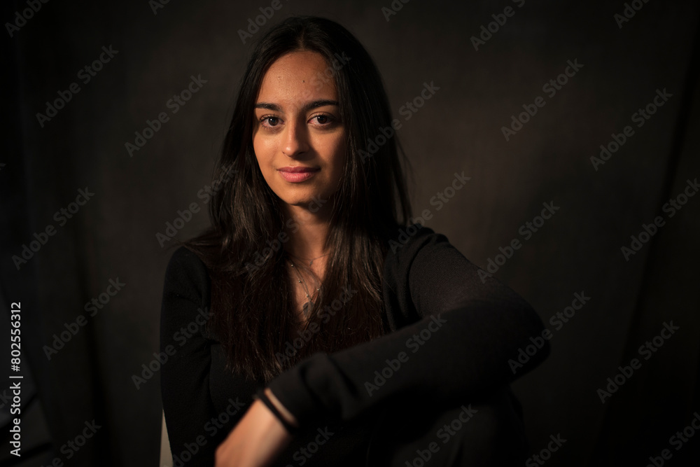 mujer morena española posando primer plano 20 años spanish brunette woman posing closeup 20 years mujer morena española posando primer plano 20 años spanish brunette woman posing closeup 20 years